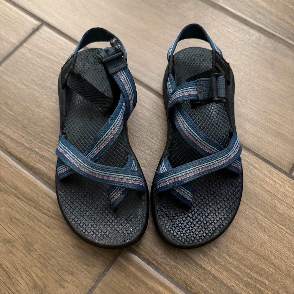 Chaco Women’s Size 8 Single Strap Blue Purple Adjustable Sandal